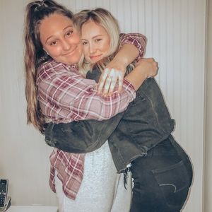 Meet your Posher, Caitlin